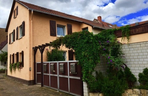 Neustadt-Lachen-Speyerdorf Condo | Vacation apartment for up to 6 people with sunny courtyard, garden and pool