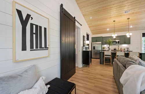 Broken Bow Cabin | Vacana SIO, Swing Set, Games, Hot Tub, Fire Pit