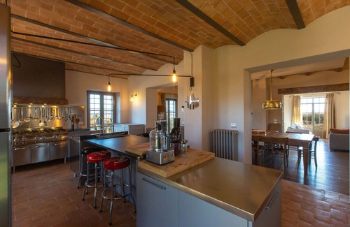 Le Piazze House | Vacation Home in Piazze with 5 bedrooms sleeps 10