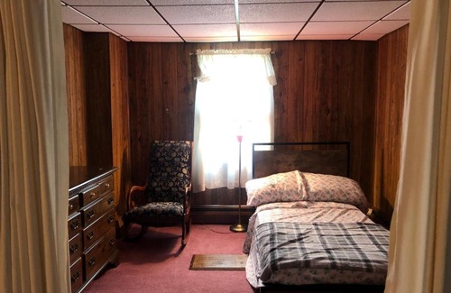 Robertsdale House | Vacation 4 BEDROOMS HOME NEAR LAKE in Robertsdale