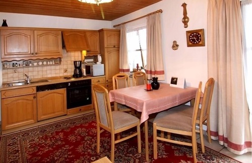 Unterschonau Apartment | Vacation apartment, up to 4 persons, 72 sqm, 2 separate bedrooms, balcony