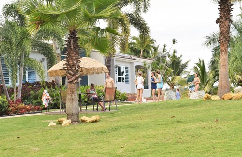 Arenales Altos Villa | Vacation and Destination Wedding Villa, Sleeps up to 50, pool, jacuzzi