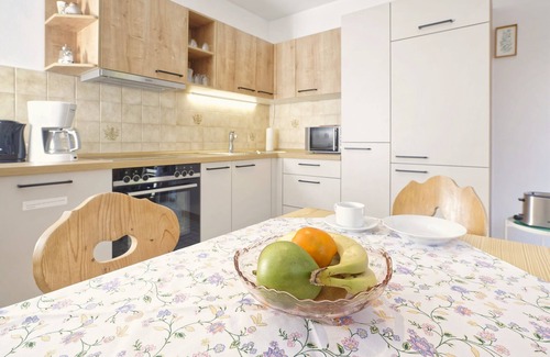 Aschau im Chiemgau Apartment | Vacation apartment IV in the adjoining house, 65 sqm with separate bedroom, south-facing balcony