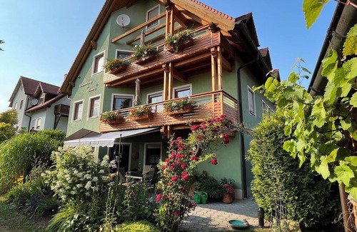 Neualbenreuth Apartment | Vacation apartment for 4 people (80 sqm) with balcony