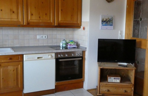 Saaldorf-Surheim Apartment | Vacation apartment- 5 persons, 120sqm, 2 bedrooms, east-facing balcony, fireplace