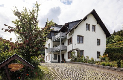 Alertshausen Apartment | Vacation apartment 57m2 with covered balcony