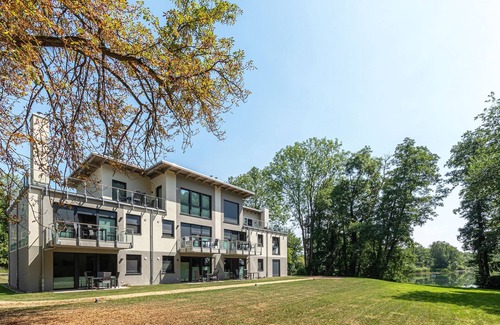 Krakow am See Apartment | Vacation apartment with terrace on Lake Krakow