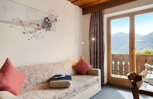 Burgusio Apartment | Vacation Apartment "Sonnenhof Sonnblume" with Mountain View, Terrace & BBQ