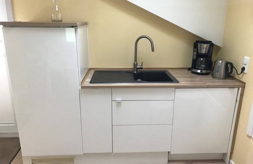 Kredenbach Apartment | Vacation apartment in a quiet location with kitchen