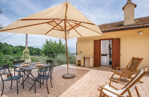 Fornole Apartment | Vacation apartment in a country house, former farm, surrounded by vineyards and olive groves.
