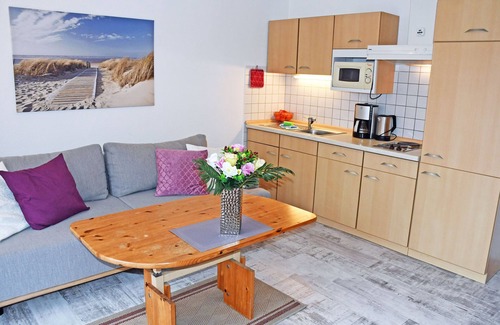 Gustow Apartment | Vacation apartment Johanna terrace and garden view - Holiday apartment Johanna with
