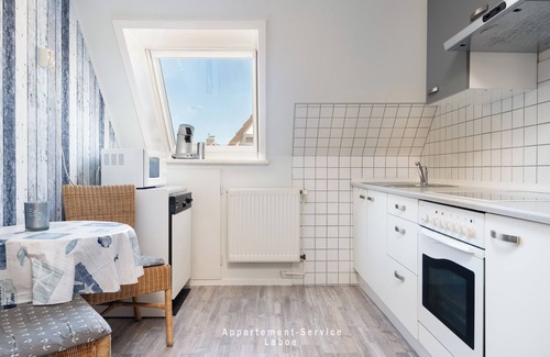 Laboe Apartment | Vacation apartment Lerchenstraße -No craftsmen or fitters-