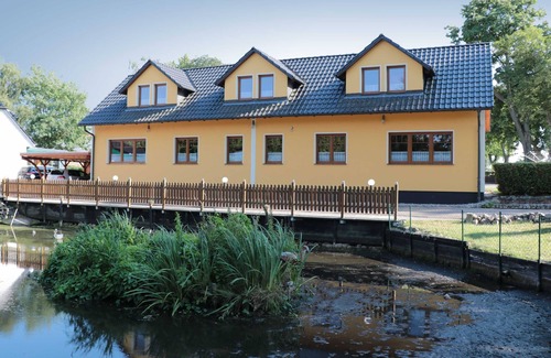Parow Apartment | Vacation apartment on the upper floor 4 - Ferienwohnungen Kirsch in Parow