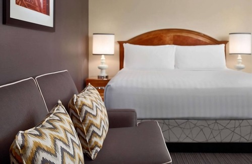 Gwinnett Place Resort | Vacation Day Is Always A Great Idea! Comfortable unit near Gwinnett Place Mall
