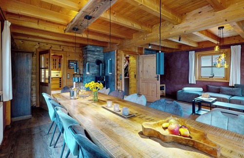 Garmisch-Partenkirchen House | Vacation living for the whole family directly at the Loisach river