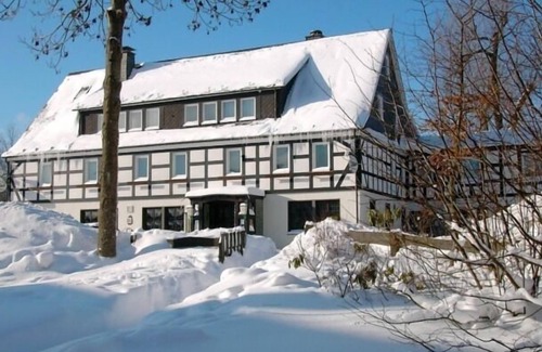 Langewiese Apartment | Vacation home with proximity to ski slopes and hiking trails