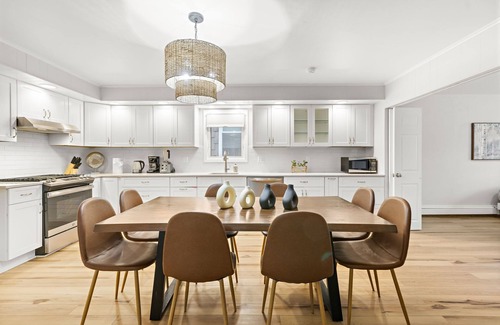 Jersey City Apartment | Vacation Duplex Home Near NYC and Airport– with Movie Theater and Gym