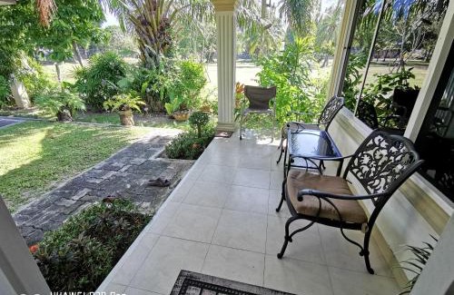 Si Sunthon House | Vacation Garden Villa