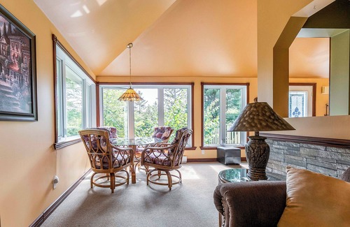 Val Morin Ski Chalet | Vacation Getaway in Nature