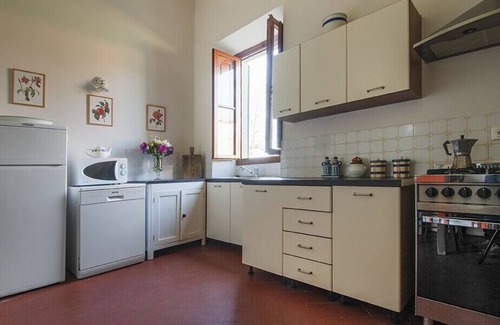 Vicchio Villa | vacation holiday large villa rental, italy, near florence, tuscany, countryside, pool, view, wi-fi internet, short term