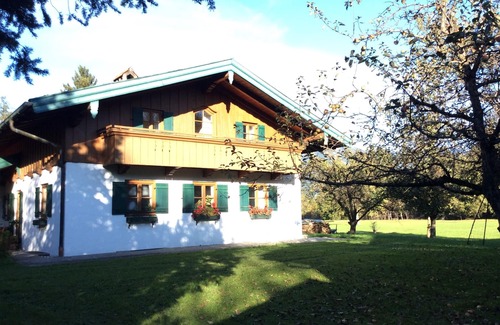 Schleching Apartment | Vacation home 1 - 6 persons, 130 sqm, 2 sep. Bedroom, 2 bathrooms, WLAN