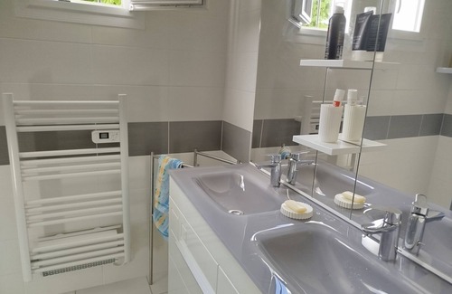 Lesperon House | Vacation home 25 minutes from the beach