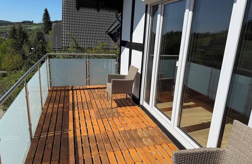 Wemlighausen Apartment | Vacation home 90sqm with 2 balconies