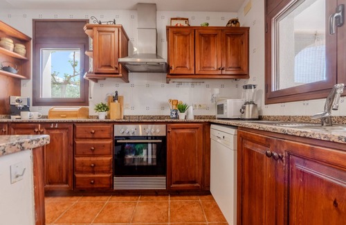 L'Ampolla House | Vacation home Alicia by Interhome