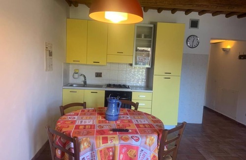 Montespertoli House | Vacation Home "Andromeda apartment" with Pool, A/C & Wi-Fi