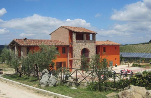 Montespertoli House | Vacation Home "Andromeda apartment" with Pool, A/C & Wi-Fi