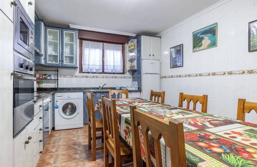 Isla House | Vacation Home "Angela" with Private Terrace, Balcony & Wi-Fi