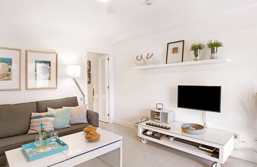 Tarajalillo House | Vacation Home 'Bungalow Las Pitas' with Terrace, Shared Garden & Wi-Fi