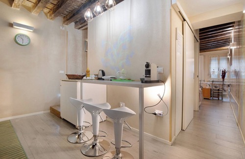 Castello House | Vacation Home "Ca' Lirica" with Wi-Fi & A/C