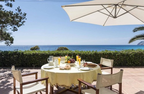 Cala Ratjada House | Vacation Home "Casa Morant On The Promenade Mhm" with Sea View, Private Terrace & Wi-Fi