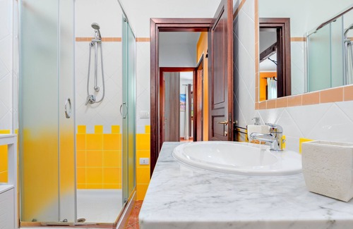 Case Peschiera-Lu Fraili House | Vacation Home "Casa Bouganvillea" with Private Terrace, Private Garden & A/C