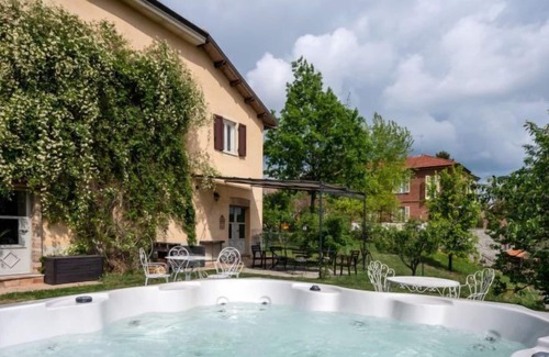 Sanico House | Vacation home Cascina Vicentini (SIC150) in Moncalvo - 6 persons, 3 bedrooms