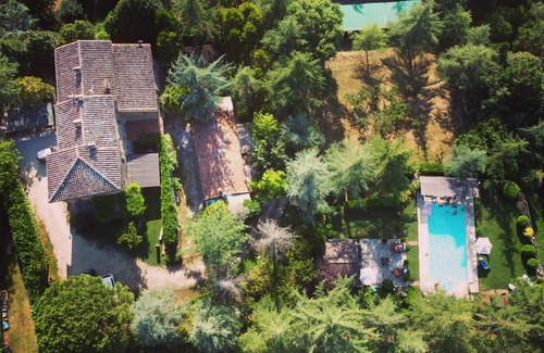 Umbertide House | Vacation Home "Dependance Giardino" with Shared Pool, Terrace & Wi-Fi