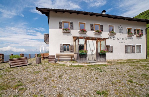 San Leonardo in Passiria House | Vacation Home "Enzianhuette" with Mountain View, 3 Balconies & Shared Terrace