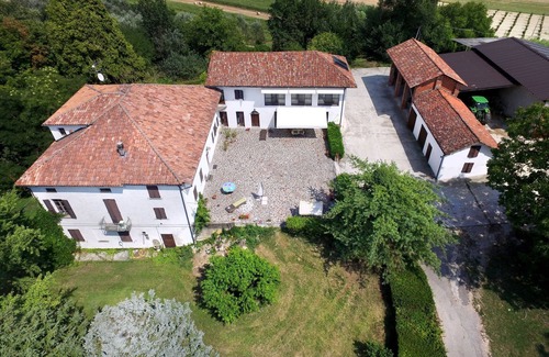 Azzano d'Asti House | Vacation home Erica by Interhome