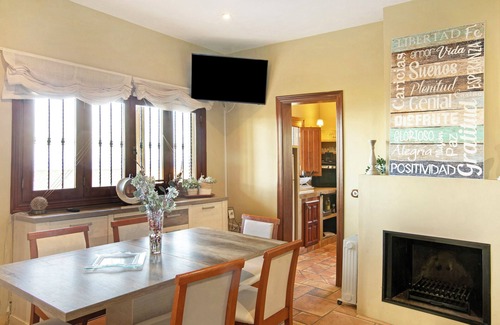 La Mancha House | Vacation Home 'Jacuzzi Comfort Sea Views Stay' with Sea View, Private Terrace and Wi-Fi