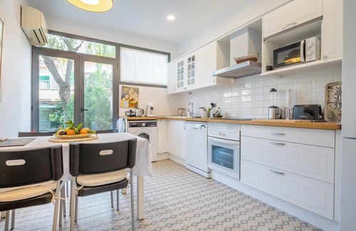 Soller House | Vacation Home Casa Sunny with Mountain View, Wi-Fi, A/C, Garden & Terrace; Parking Available on Street