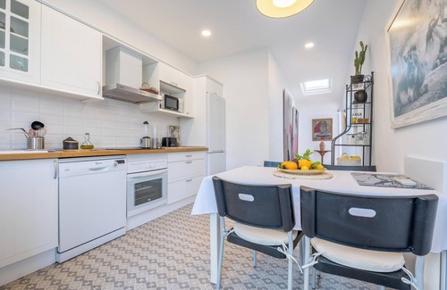 Soller House | Vacation Home Casa Sunny with Mountain View, Wi-Fi, A/C, Garden & Terrace; Parking Available on Street
