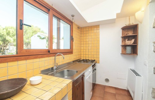 Baja Sardinia House | Vacation Home “Felix” close to the Beach with Sea View, Wi-Fi, Terrace & Garden