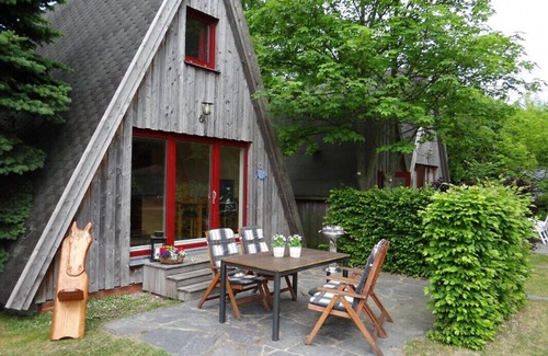 Wittenbeck House | Vacation Home "Finnhütte Möwe Wittenbecker Tannen" with Private Terrace & Shared Garden