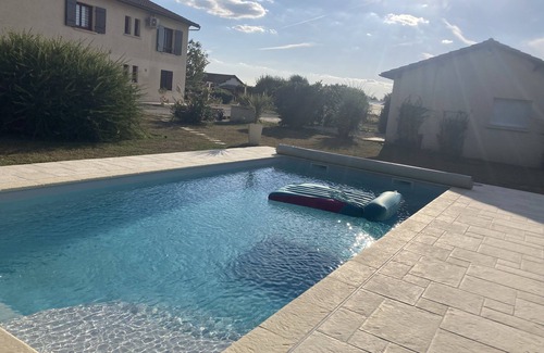 Prigonrieux House | Vacation home for 10 people with swimming pool: 5 bedrooms (double beds), 4 bathrooms, 4wc