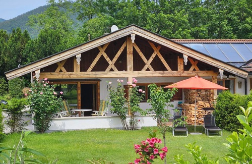 Weißach House | Vacation home Gottschlicht near Rottach-Egern am Tegernsee, own parking lot, W-LAN