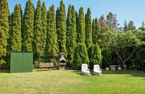 Balatonmariafurdo House | Vacation home Vilma by Interhome