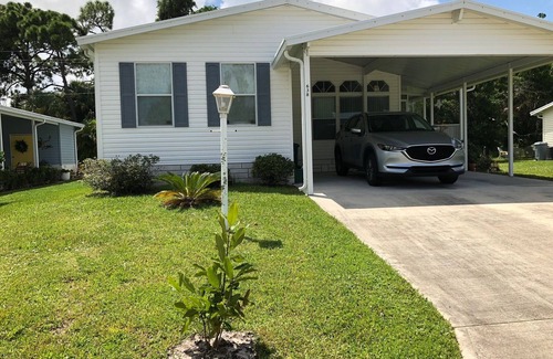 Barefoot Bay House | Vacation Home in Barefoot Bay close to nature