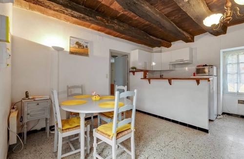 Cendrieux House | Vacation Home in Lacropte near Woods