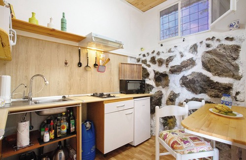 Guia de Isora House | Vacation Home 'Las Piletas Dos' with Mountain View, Shared Terrace and Wi-Fi